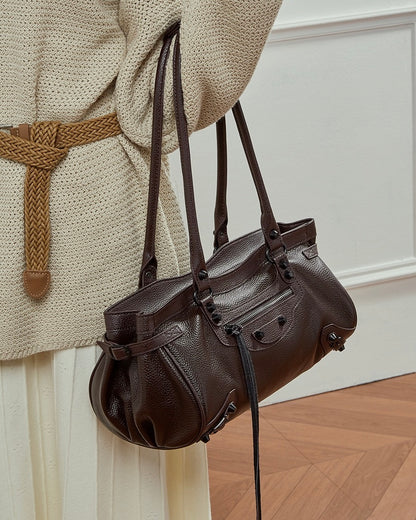 Schultertasche aus genarbtem Leder für Damen mit lässiger Silhouette
