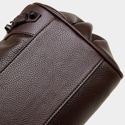 Schultertasche aus genarbtem Leder für Damen mit lässiger Silhouette