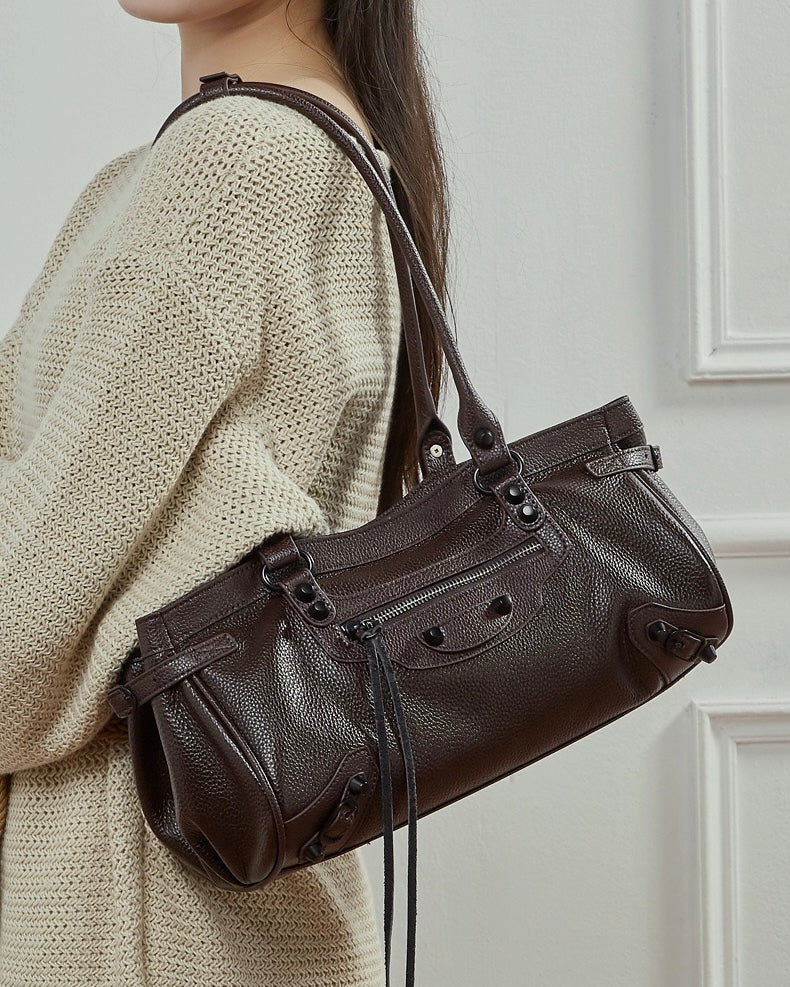 Schultertasche aus genarbtem Leder für Damen mit lässiger Silhouette