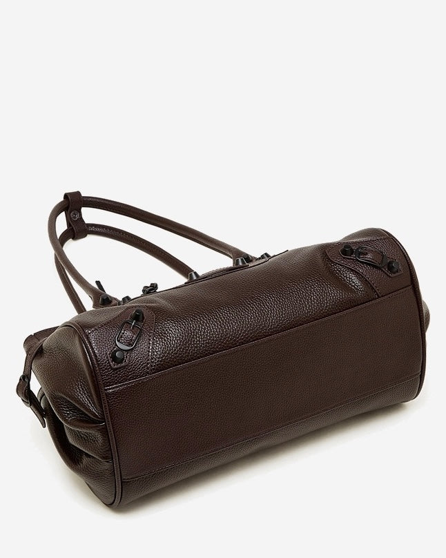 Schultertasche aus genarbtem Leder für Damen mit lässiger Silhouette