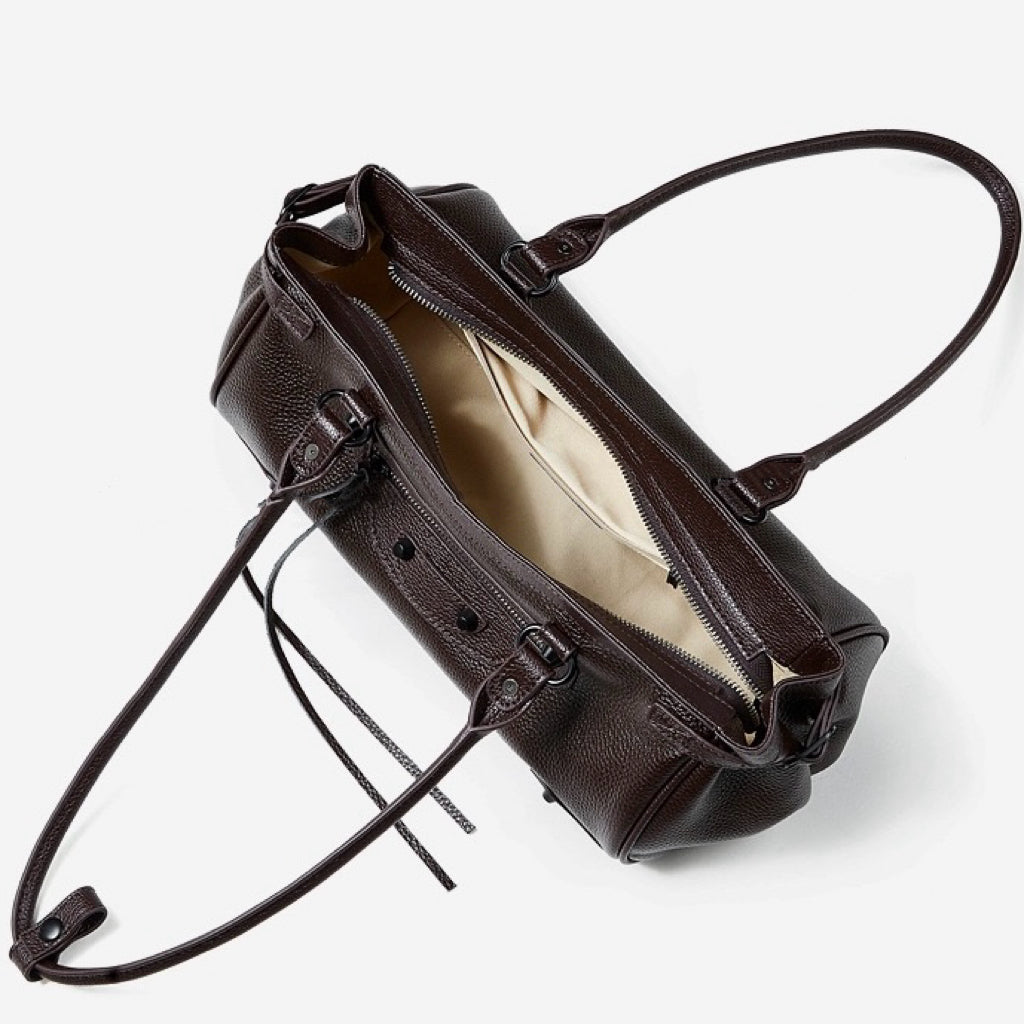 Schultertasche aus genarbtem Leder für Damen mit lässiger Silhouette
