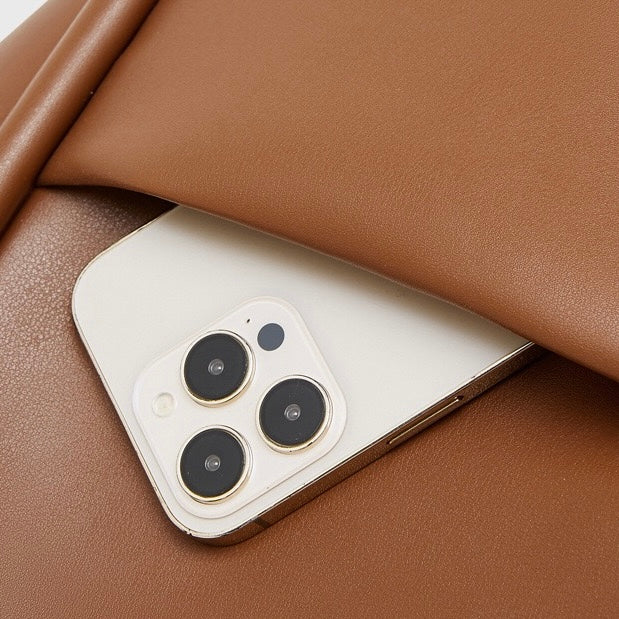 Bolso tipo cubo de cuero genuino para mujer con detalle de nudo color camello