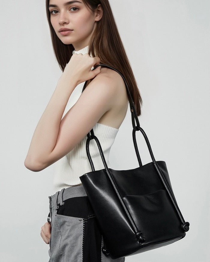 Bolso tipo cubo de cuero genuino para mujer con detalle de nudo color camello