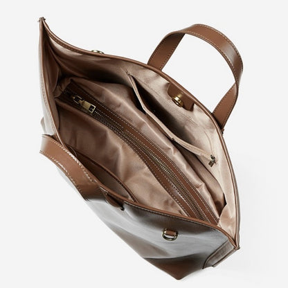 Bolso Tote de Cuero Avellana Atemporal para Mujer con Accesorios Metálicos