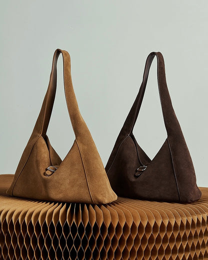 Bolso de hombro estructurado de ante con trufa y hebilla de metal