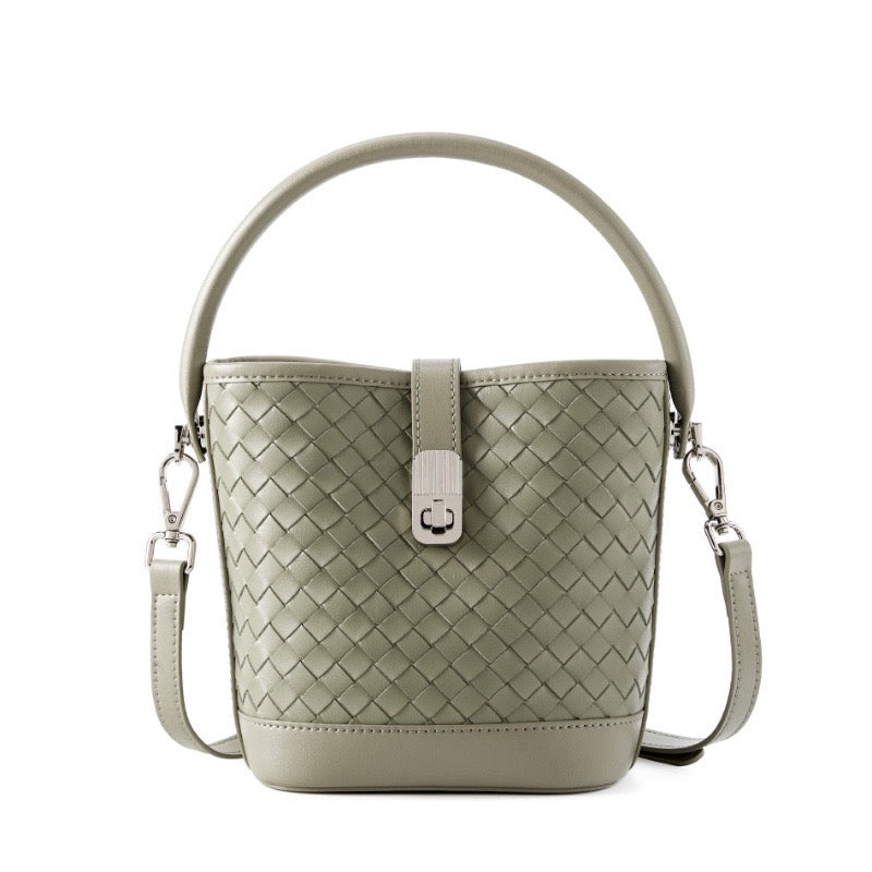 Women’s Genuine Sheepskin Woven Bucket Bag – Elegant Commuter Style
