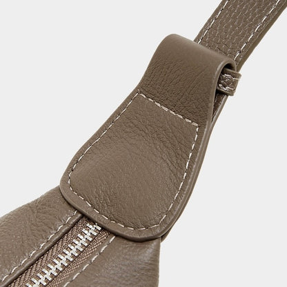 Bolso bandolera cruzado de cuero granuloso en forma de media luna para mujer