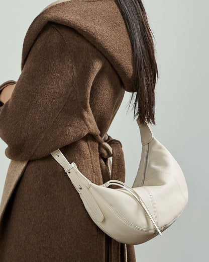 Bolso bandolera cruzado de cuero granuloso en forma de media luna para mujer