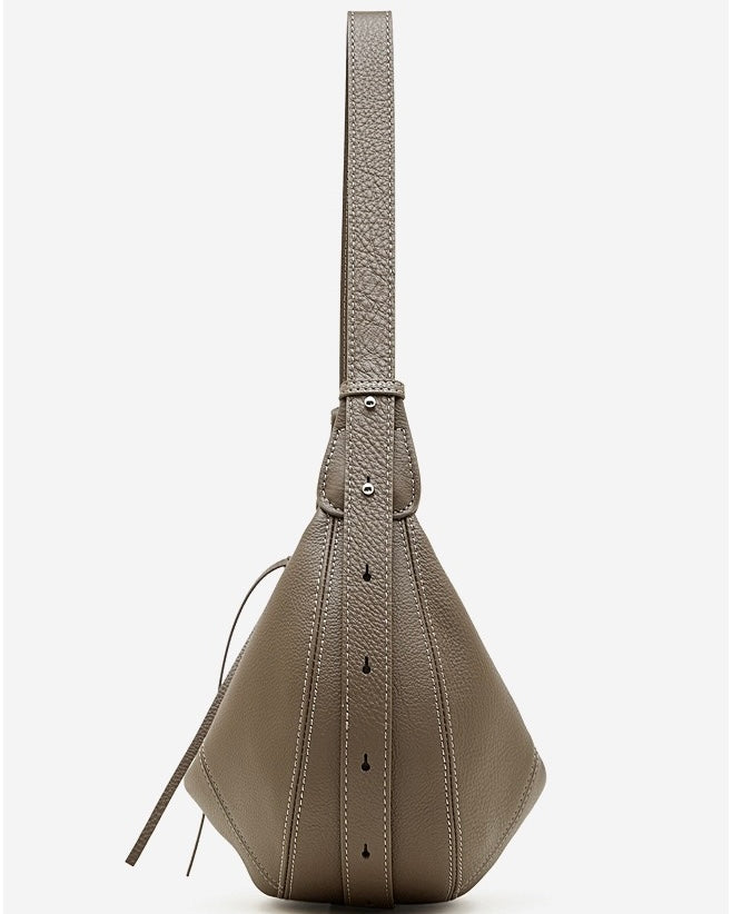 Bolso bandolera cruzado de cuero granuloso en forma de media luna para mujer