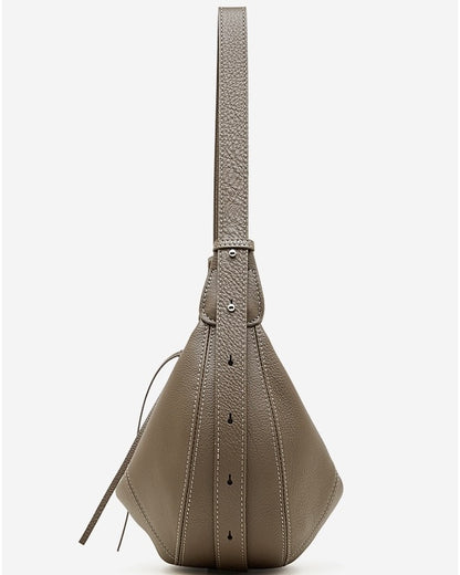 Bolso bandolera cruzado de cuero granuloso en forma de media luna para mujer