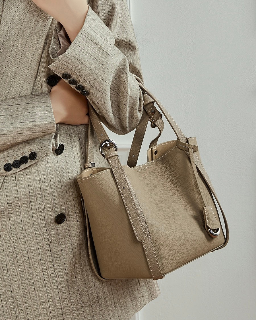 Elegante Damen-Beuteltasche aus echtem Togo-Leder mit passendem Beutel