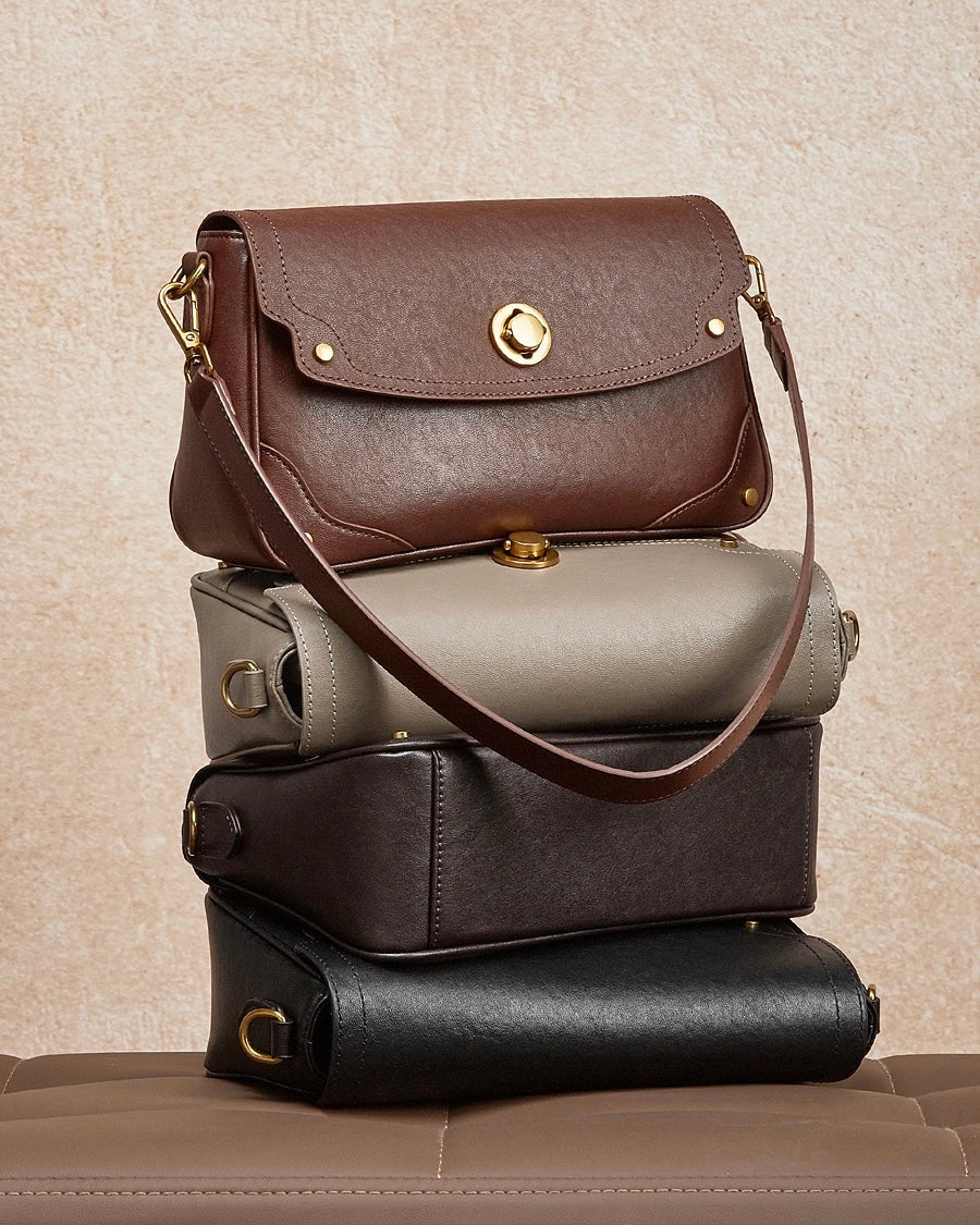 Bolso bandolera cruzado para mujer Eclipse Ash de cuero genuino con hebilla