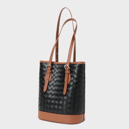Bucket Tote Bag aus gewebtem Echtleder in Blockfarben