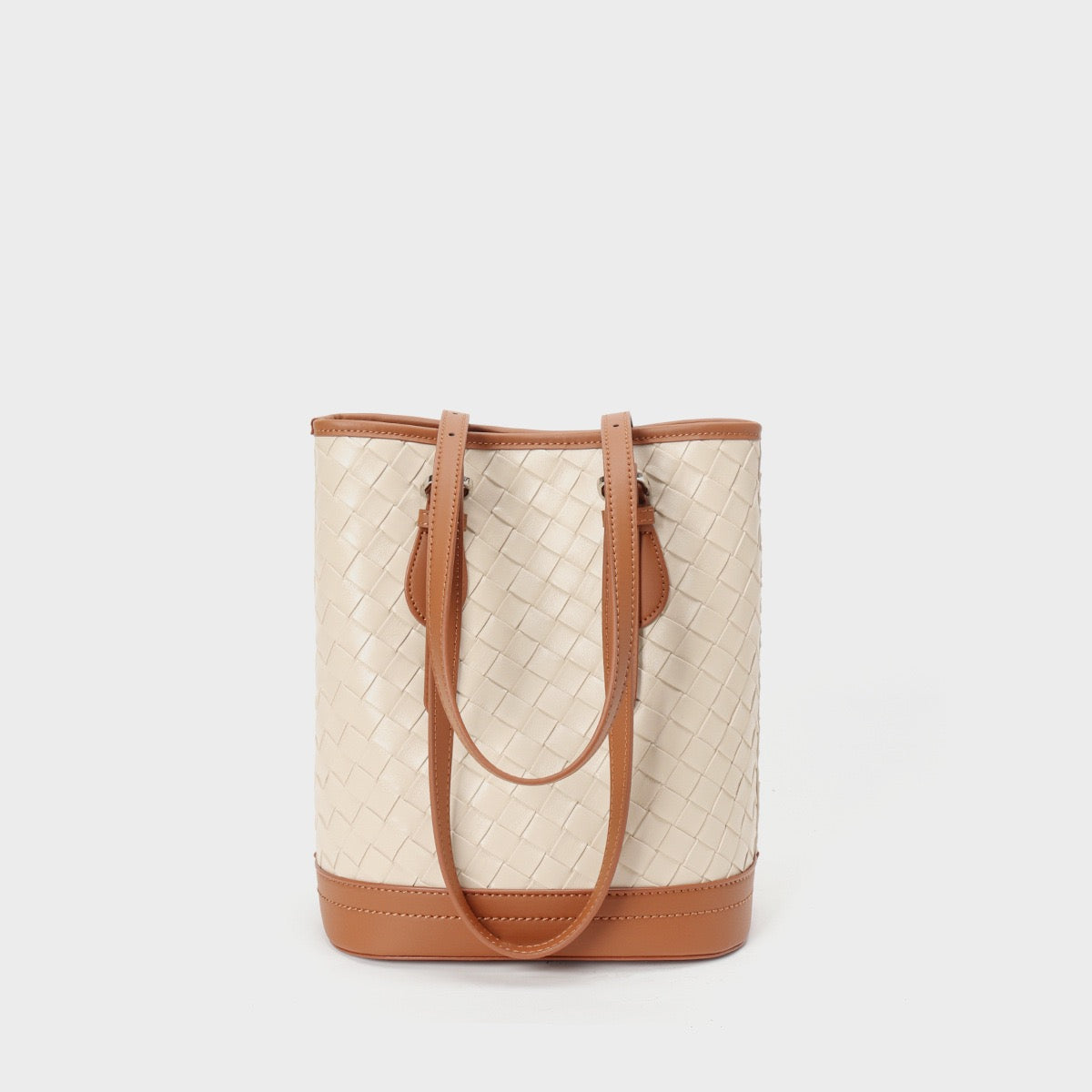 Bucket Tote Bag aus gewebtem Echtleder in Blockfarben