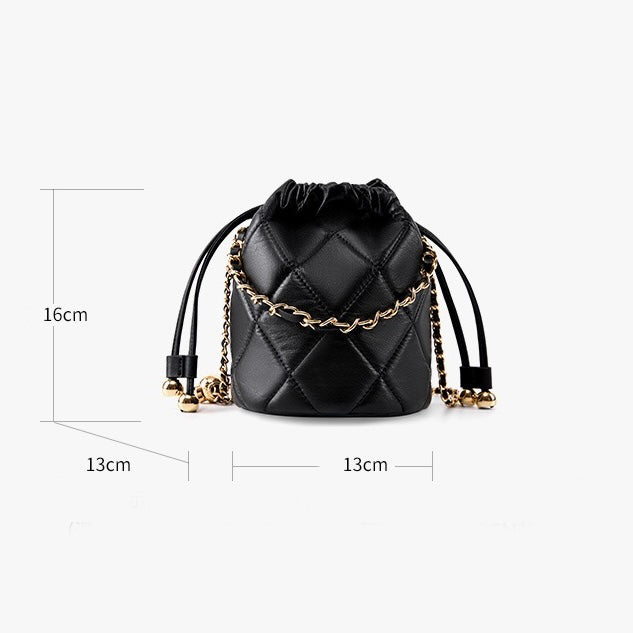 Schicke Beuteltasche aus echtem Leder für Damen mit Kettenriemen 