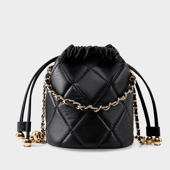 Schicke Beuteltasche aus echtem Leder für Damen mit Kettenriemen 