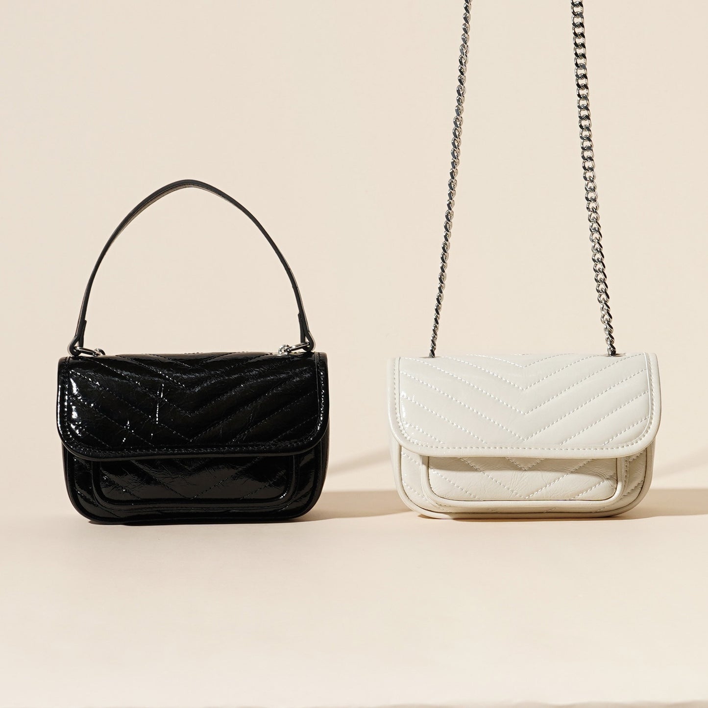 Damen-Mini-Flap-Tasche aus echtem Leder mit silberner Kette