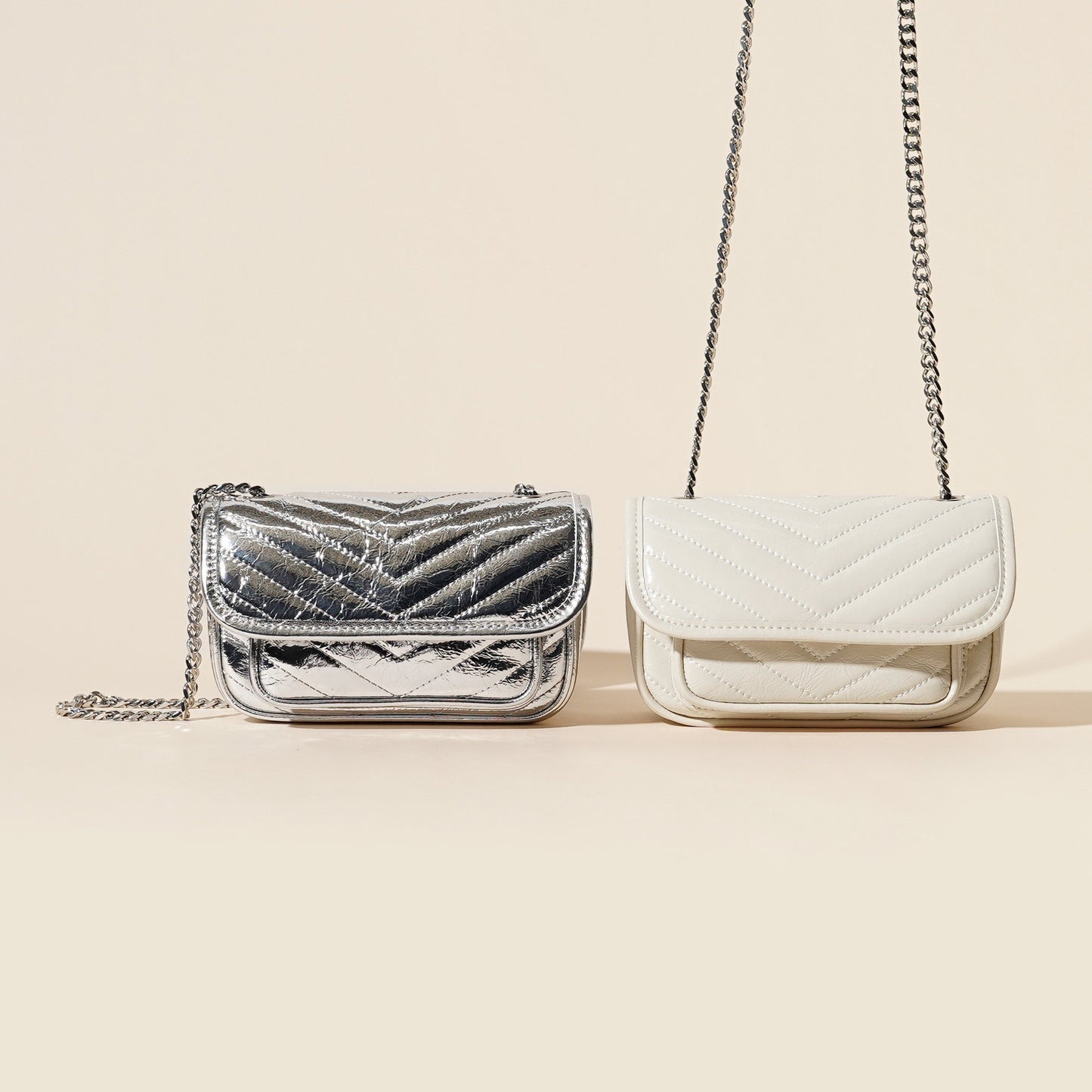 Damen-Mini-Flap-Tasche aus echtem Leder mit silberner Kette
