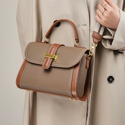 Strukturierte Umhängetasche aus echtem Leder für Damen mit Tragegriff oben im luxuriösen minimalistischen Stil