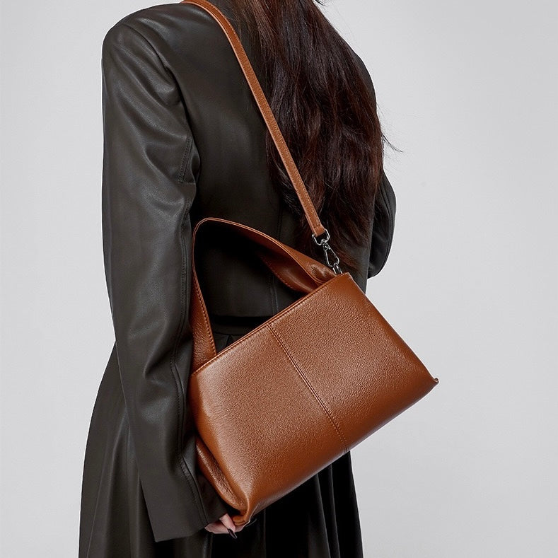 Damen-Umhängetasche aus echtem Leder im Vintage-Stil mit Top-Grain-Effekt im klassischen Design