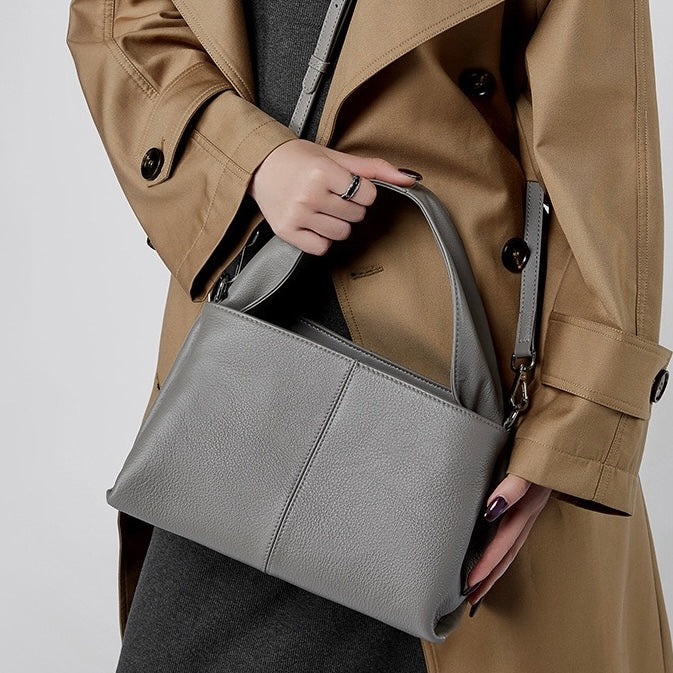 Damen-Umhängetasche aus echtem Leder im Vintage-Stil mit Top-Grain-Effekt im klassischen Design