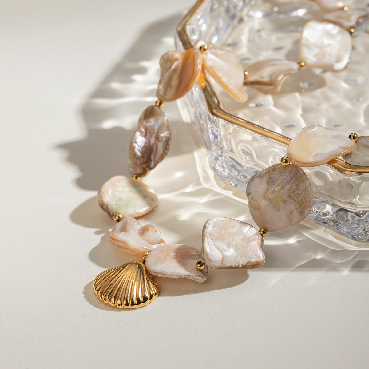 Collier pendentif en corde de coquillage de niche
