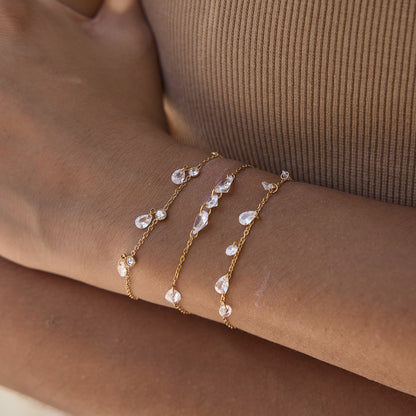 Elegant Radiant Fluid Pear Droplet Bracelet