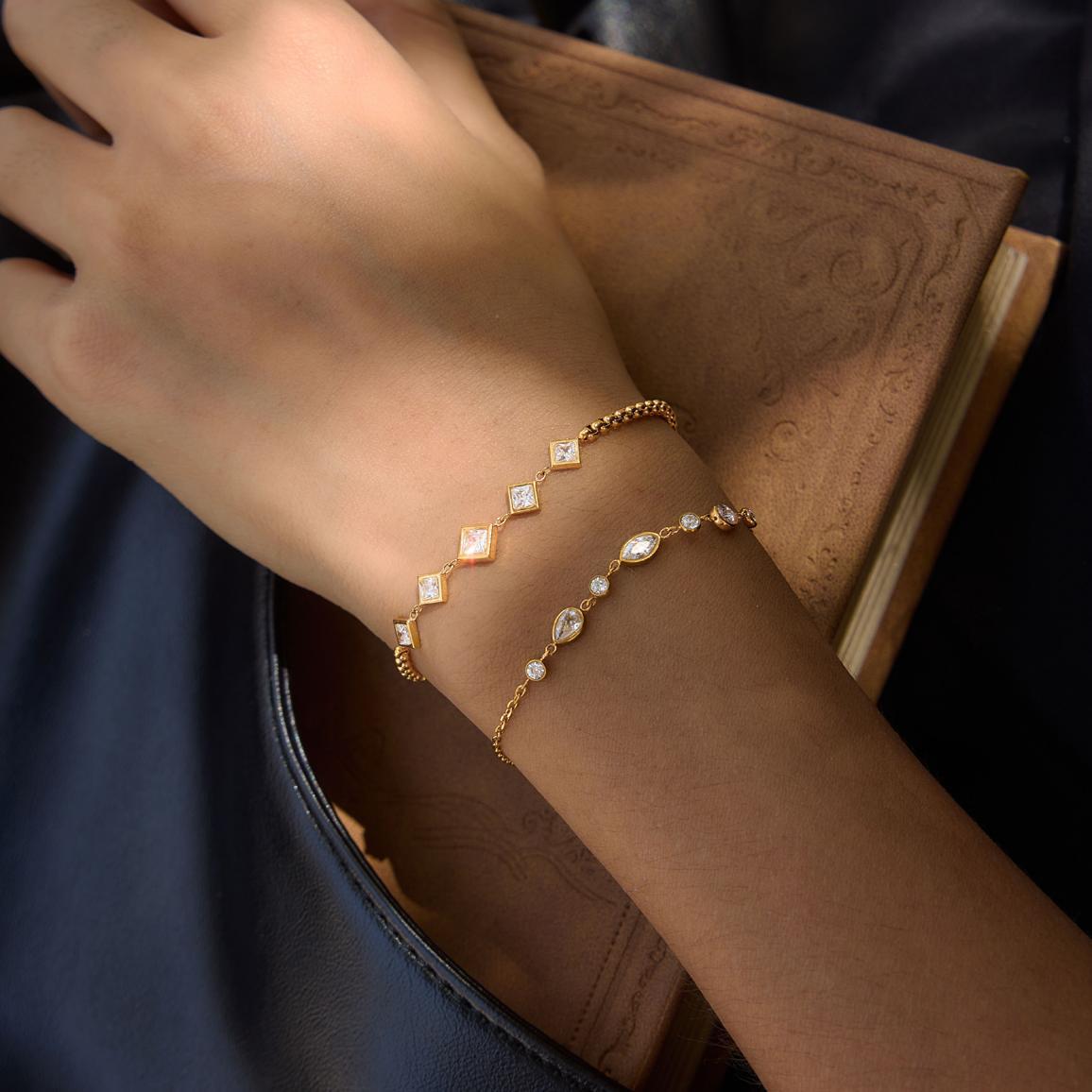 Luminous Dewdrop Geometric Bezel Layering Bracelet