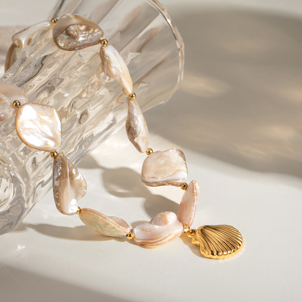 Collier pendentif en corde de coquillage de niche