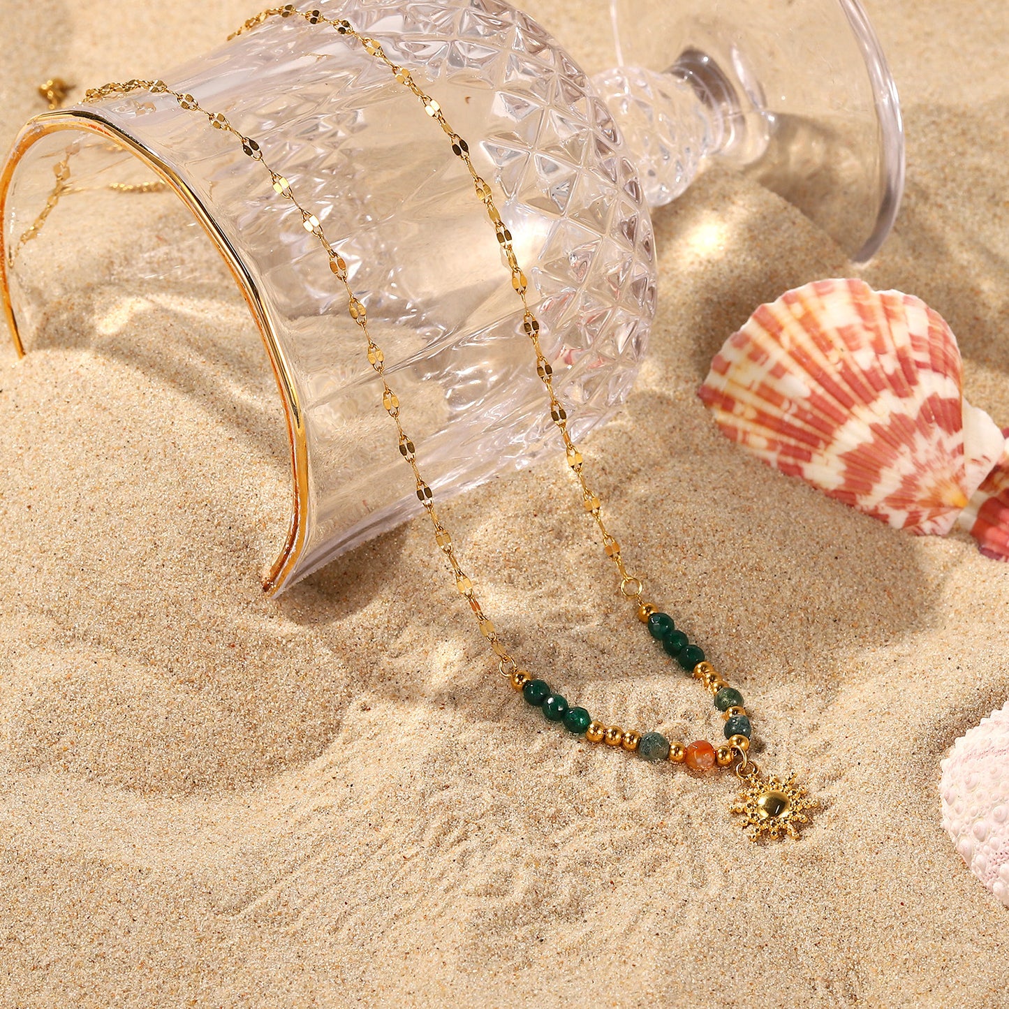 Collar colgante de sol con cuentas de piedra natural