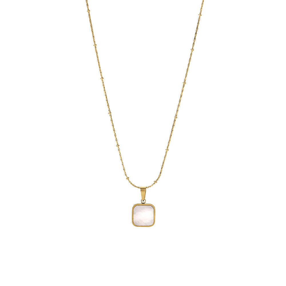 Collar colgante cuadrado de nácar