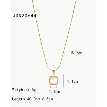 Collar colgante cuadrado de nácar