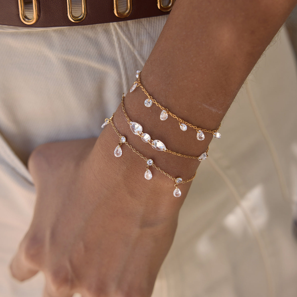 Elegant Radiant Fluid Pear Droplet Bracelet