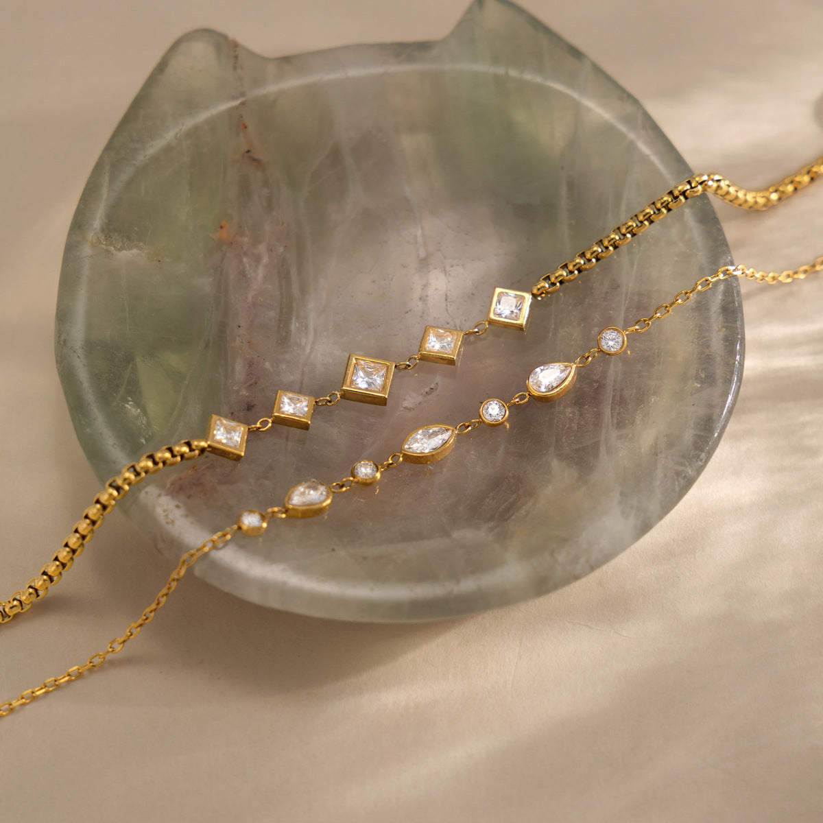 Luminous Dewdrop Geometric Bezel Layering Bracelet