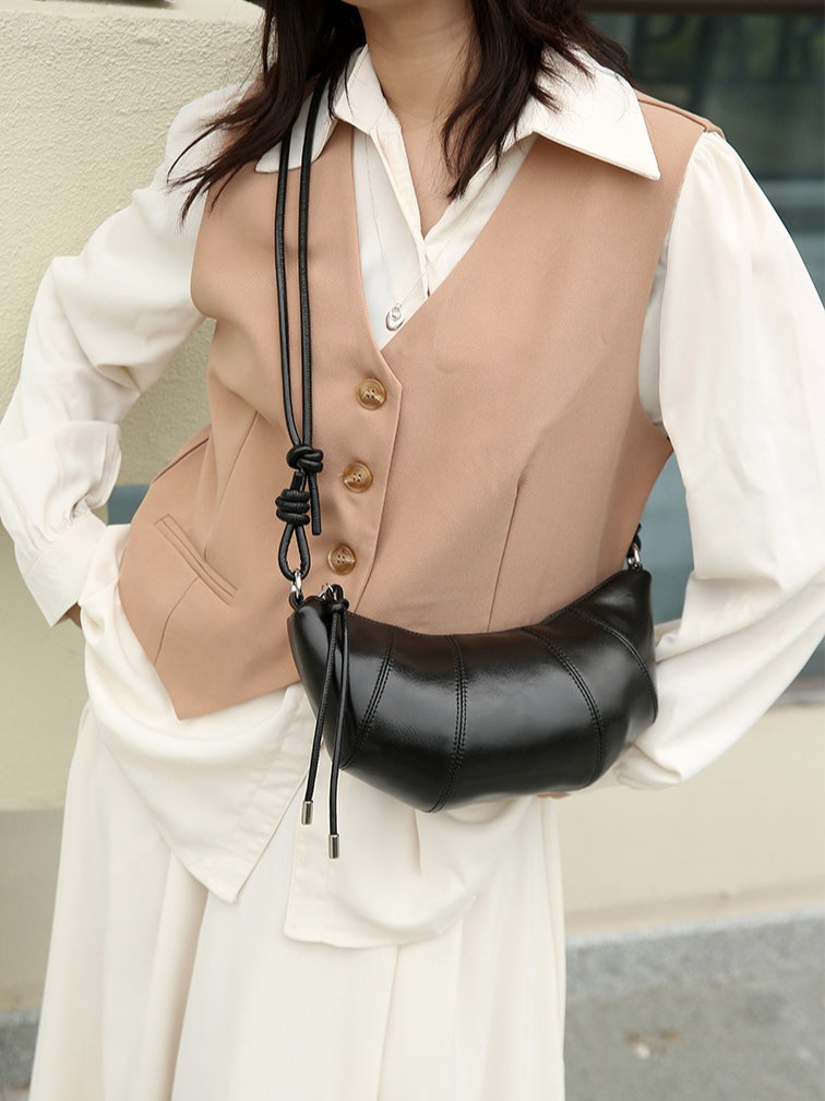 حقيبة أرتيزان كرواسون جلد طبيعي | حقيبة هوبو بسيطة مع عقدة ولوحات