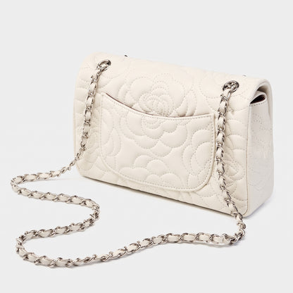 Geantă crossbody matlasată pentru femei, din piele naturală de oaie, cu lanț și model Camellia