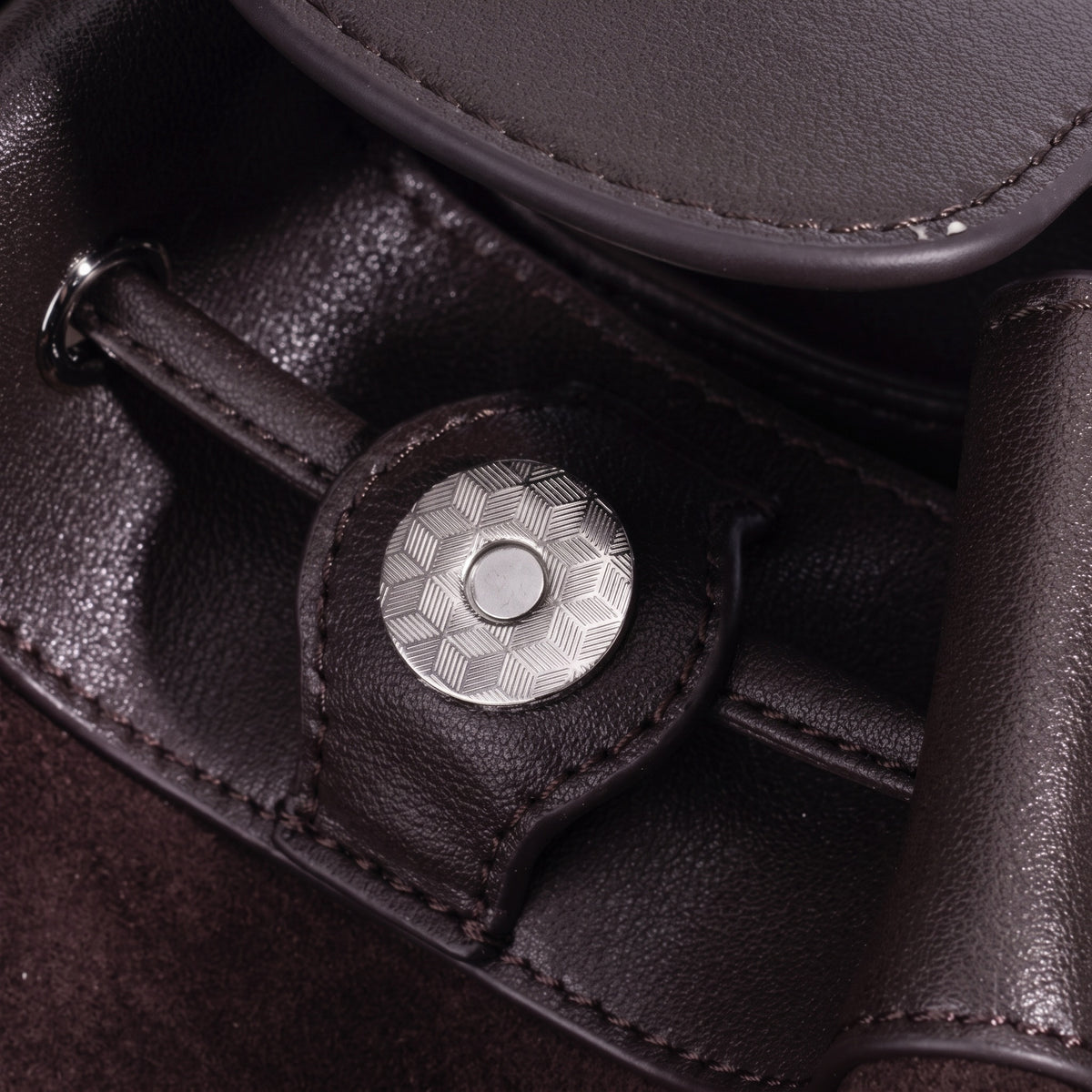 Sac seau chic en cuir suédé avec cordon de serrage et breloque cheval