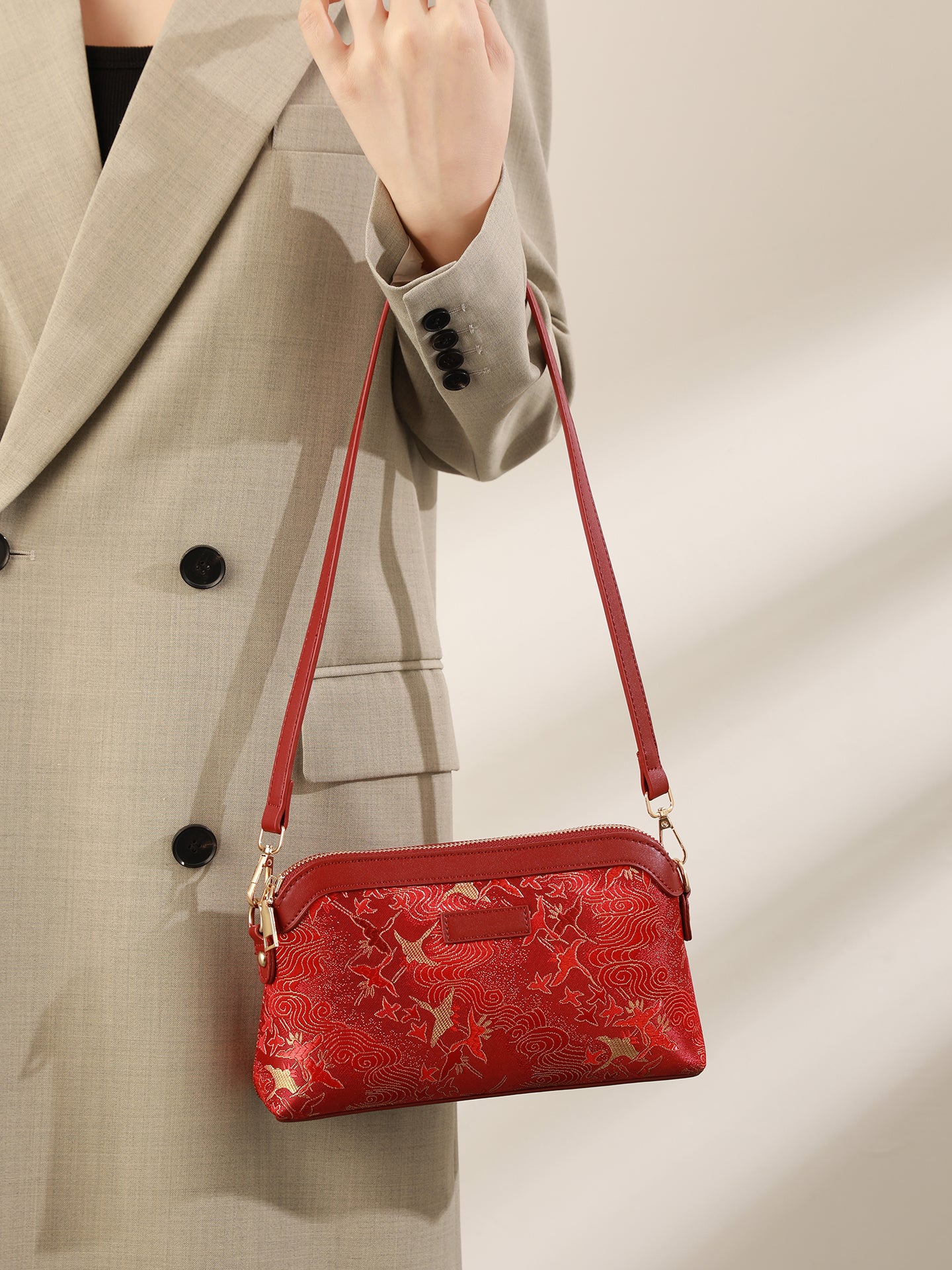 Radiant Oriental Crane Pattern Vegan Eco-Leather Clutch Bag
