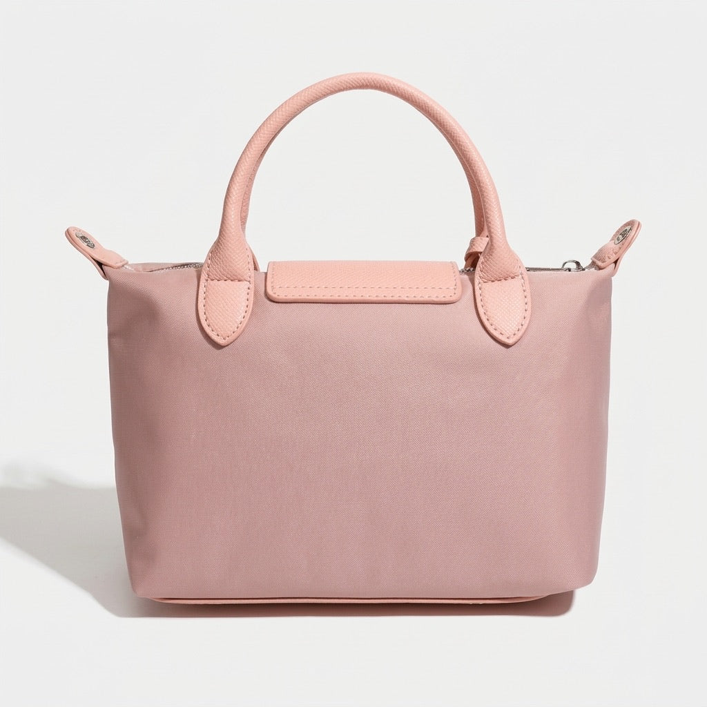 Borsa a tracolla e spalla chic e leggera in nylon a forma di fagottino