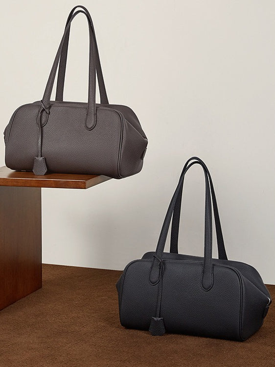 حقيبة مودرن إيست-ويست جلد طبيعي | حقيبة بولينغ بسيطة من جلد الحصى