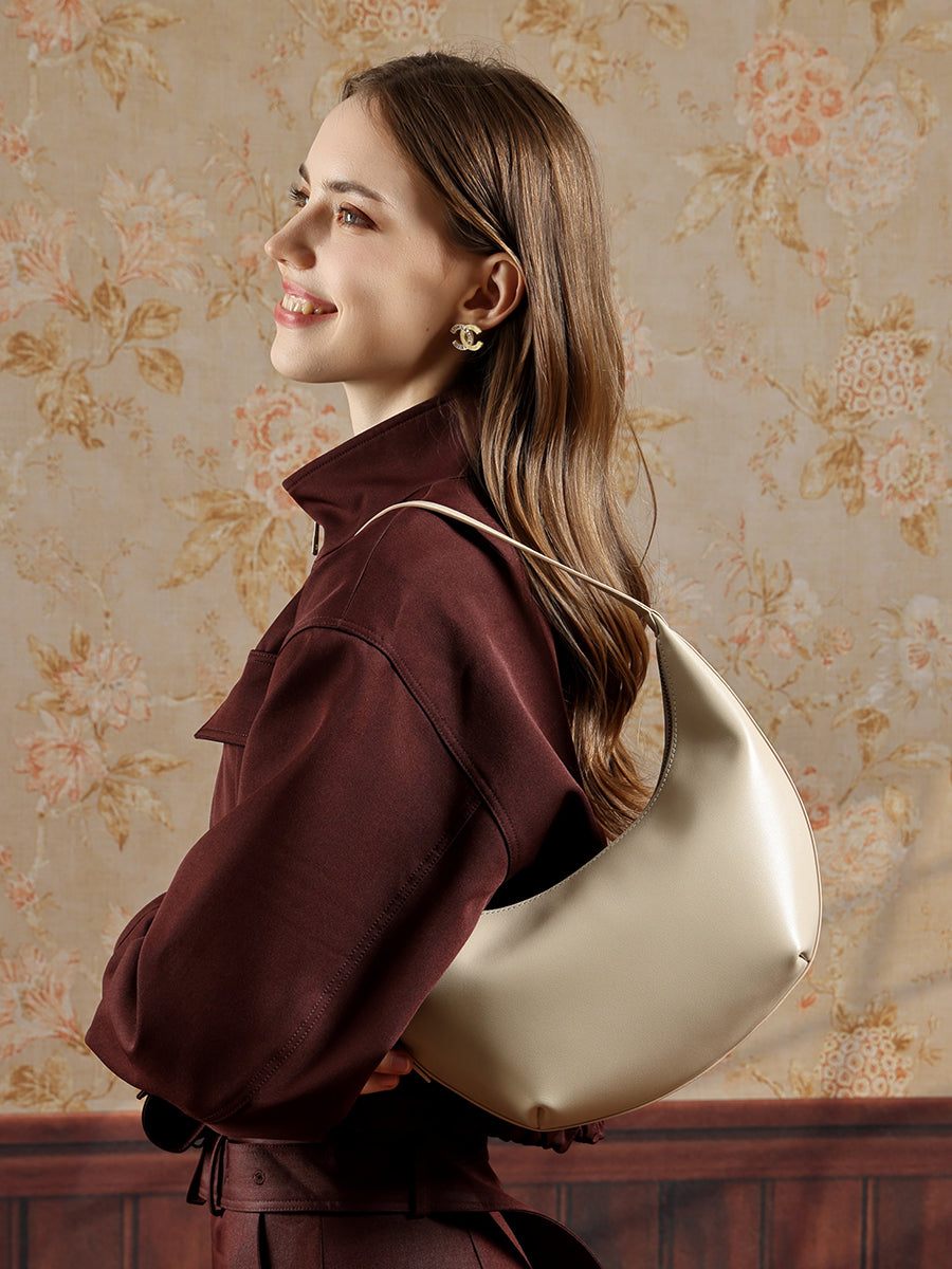 Borsa hobo di nicchia senza tempo in vera pelle con patina unica cerata a olio