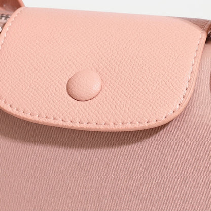 Borsa a tracolla e spalla chic e leggera in nylon a forma di fagottino