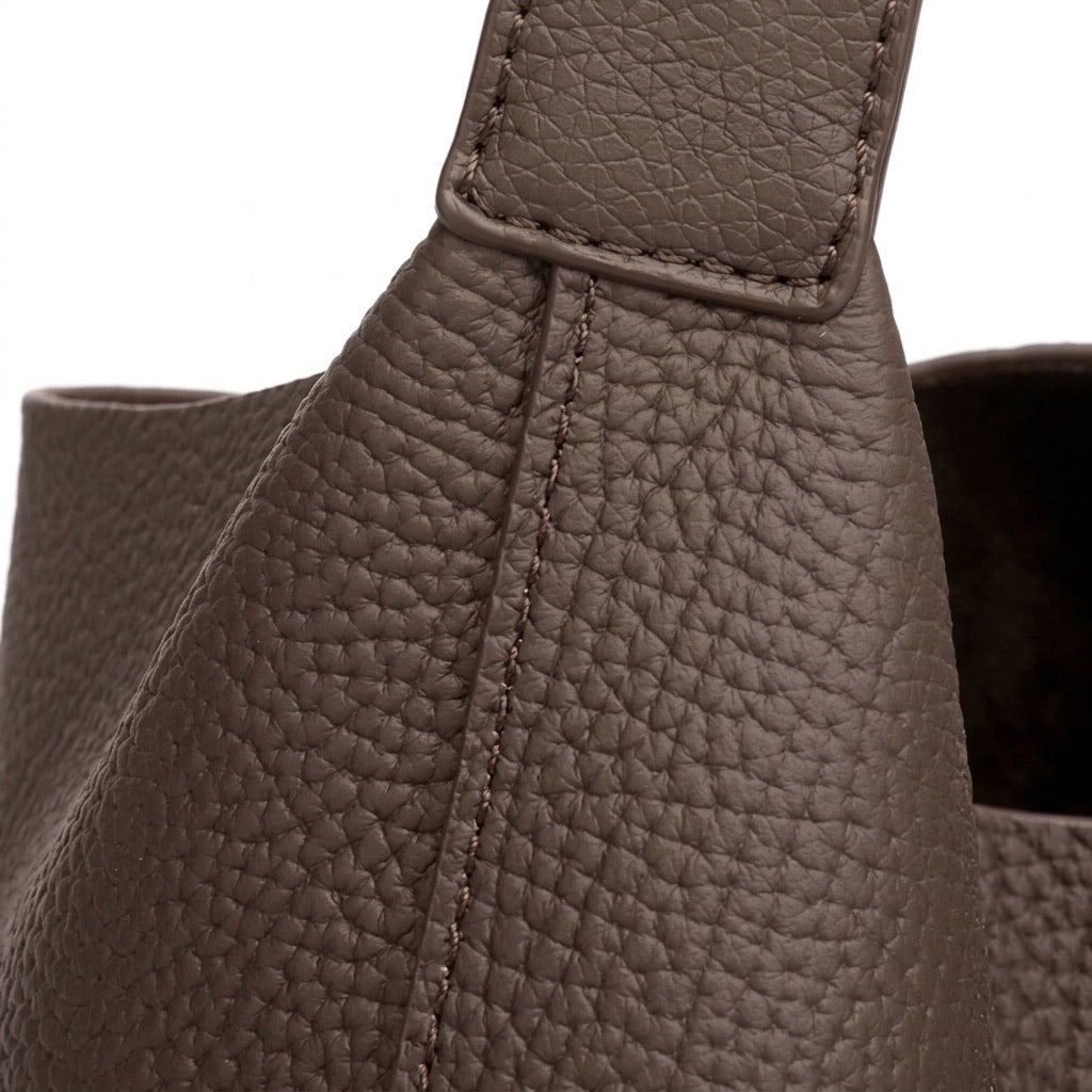 Borsa hobo a secchiello versatile in vera pelle con tracolla regolabile