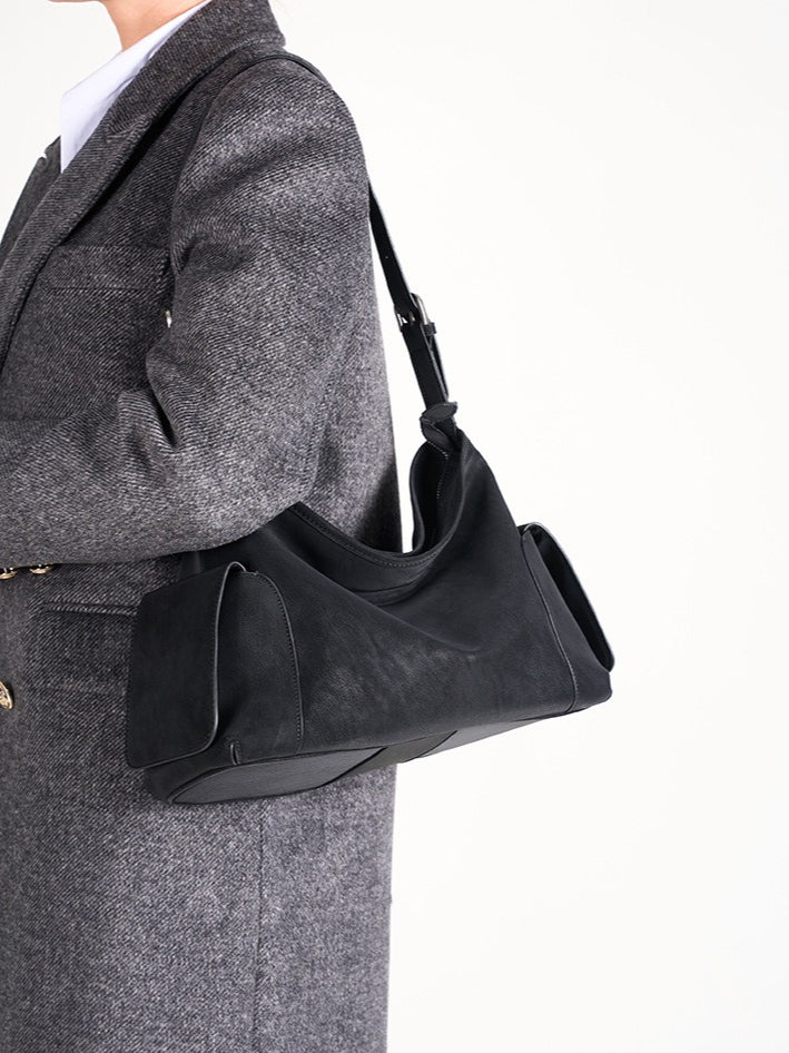 アーバン ノマド 本革バッグ | 大きめ スラウチ ショルダーバッグ サイドポケット付き