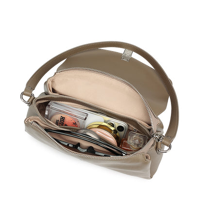 Borsa minimalista a spalla in vera pelle con fibbia H distintiva