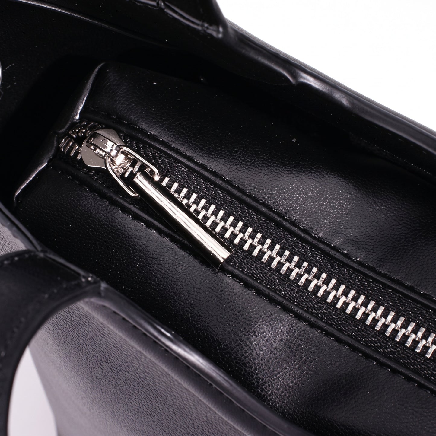 Refined Geometric Woven Genuine Leather Mini Bucket Clutch Bag