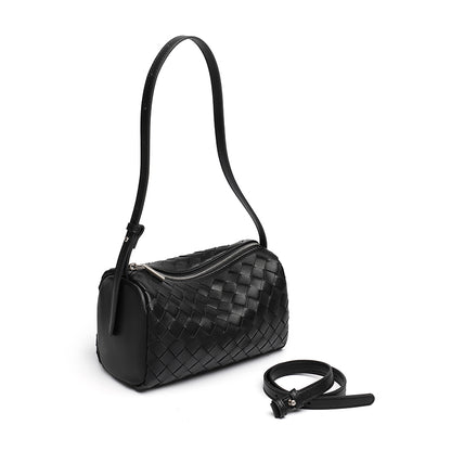 Minimalistische Baguette-Clutch aus gewebtem echtem Schafsleder  