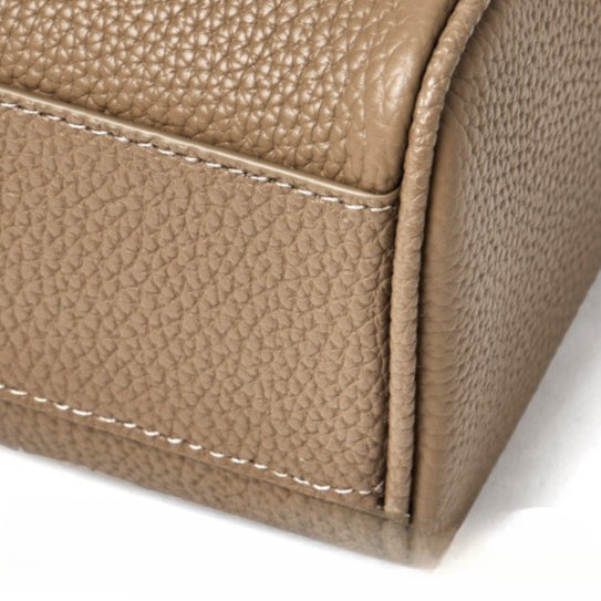 Sac bandoulière à rabat en cuir véritable grain litchi avec bandoulière réglable
