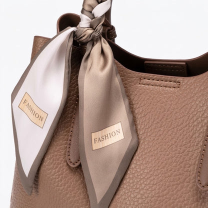 Pochette elegante marrone a tracolla in ecopelle vegana martellata