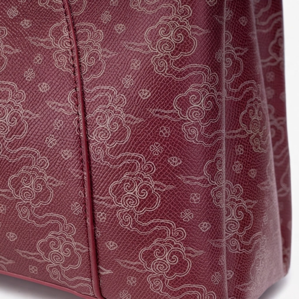 Vintage Clutch Tote Bag mit Wolkenmuster aus veganem Öko-Leder  